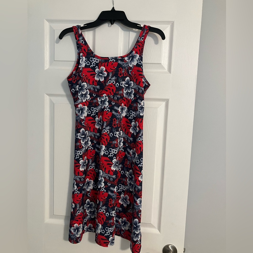 Columbia Omni freeze performance material dress size Small like new condition